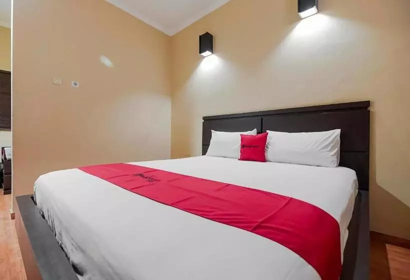 Majatalo Reddoorz Near Pantai Tanjung Pendam