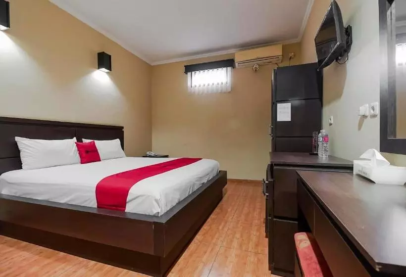 Majatalo Reddoorz Near Pantai Tanjung Pendam