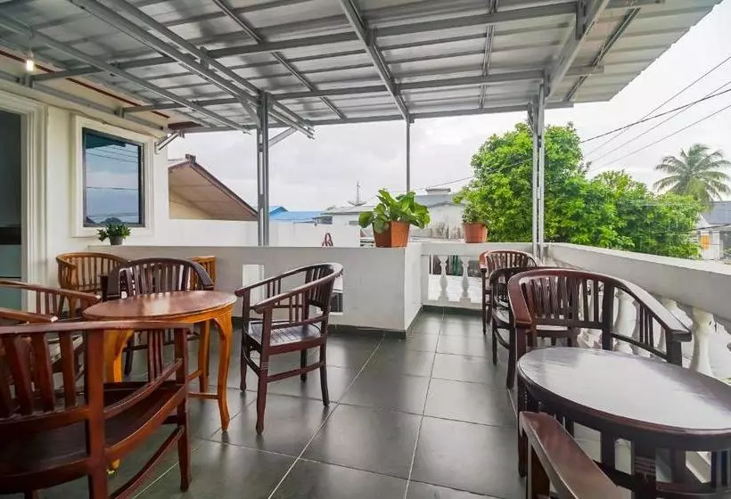 Majatalo Reddoorz Near Pantai Tanjung Pendam