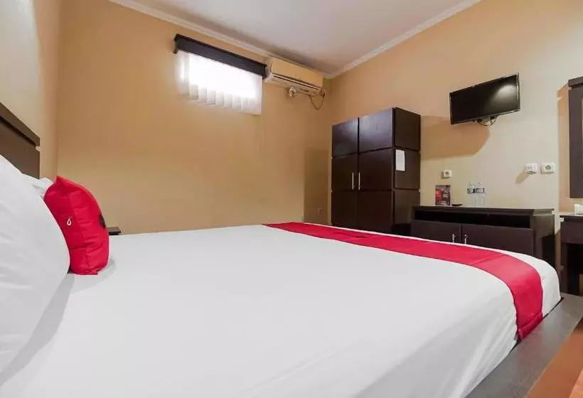 Majatalo Reddoorz Near Pantai Tanjung Pendam