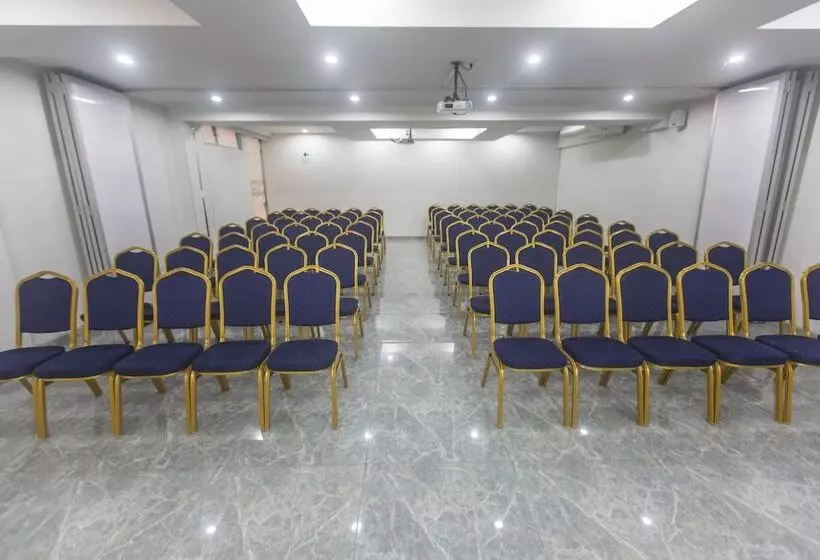 Gran Recreo Hotel   Trujillo   Perú