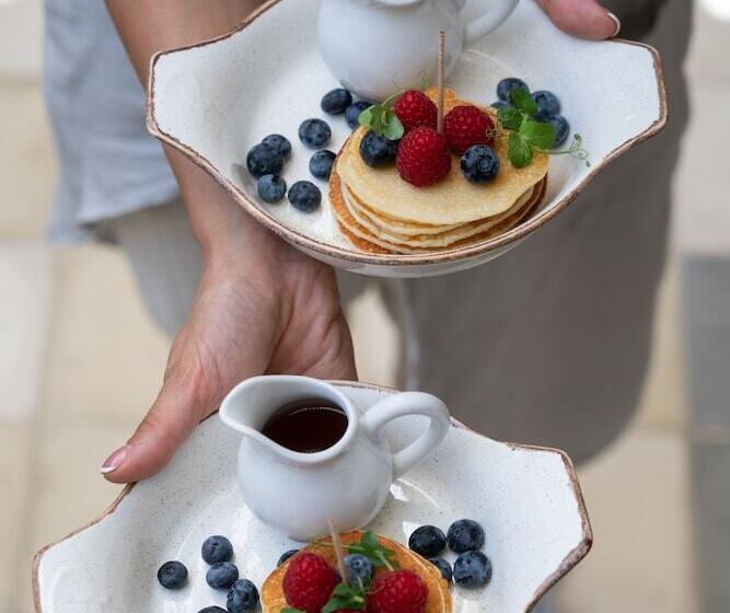 בית מלון כפרי Cocomat Athens Bc