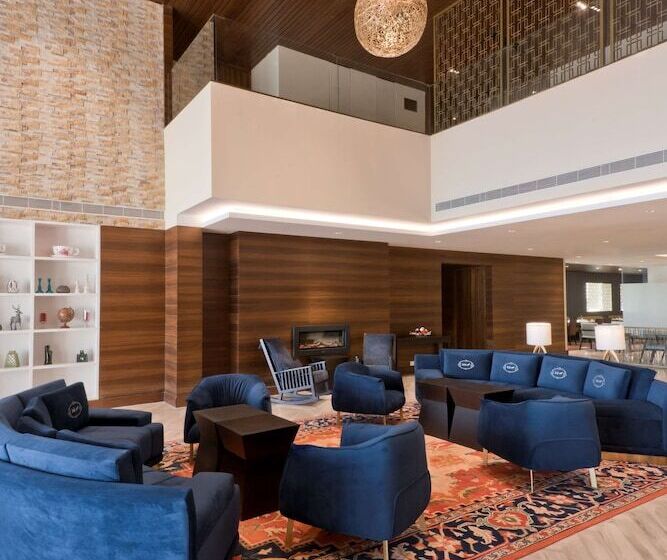 هتل Country Inn & Suites By Radisson Zirakpur