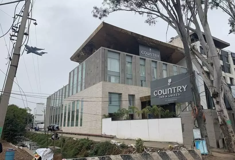 Hotelli Country Inn & Suites By Radisson Zirakpur