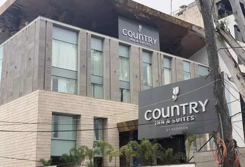Hotelli Country Inn & Suites By Radisson Zirakpur