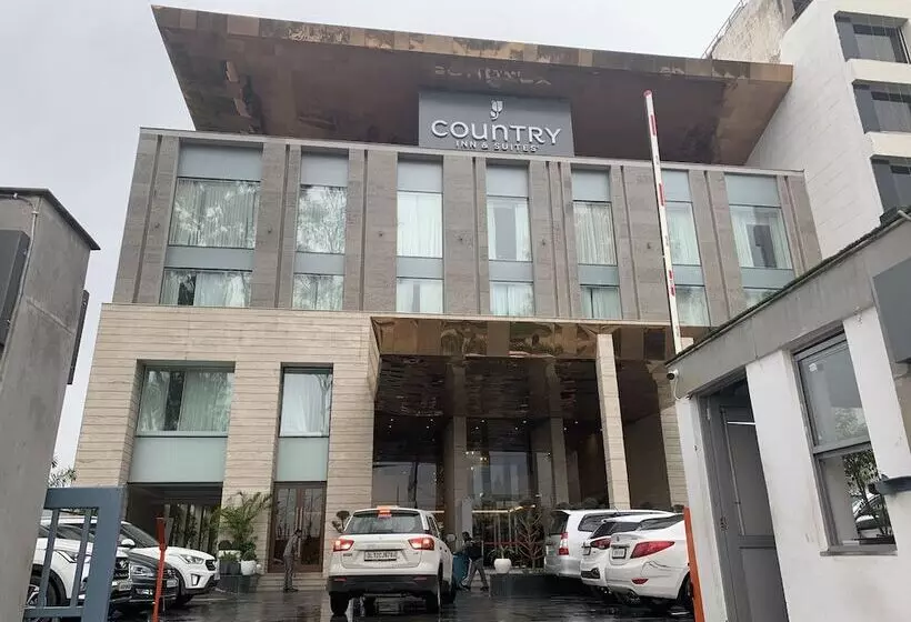 Hotelli Country Inn & Suites By Radisson Zirakpur