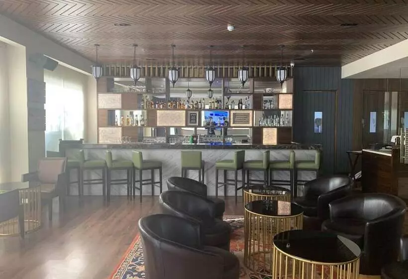 Hotelli Country Inn & Suites By Radisson Zirakpur