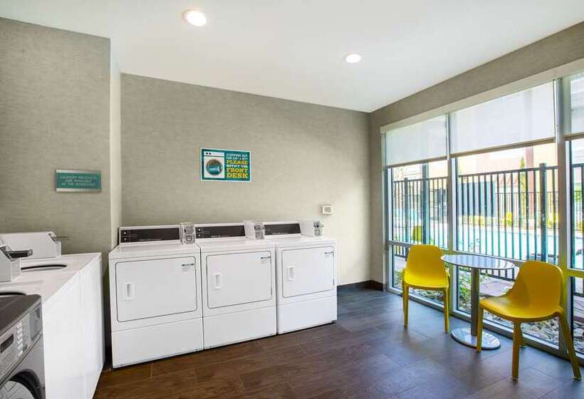 هتل Home2 Suites By Hilton Carlsbad