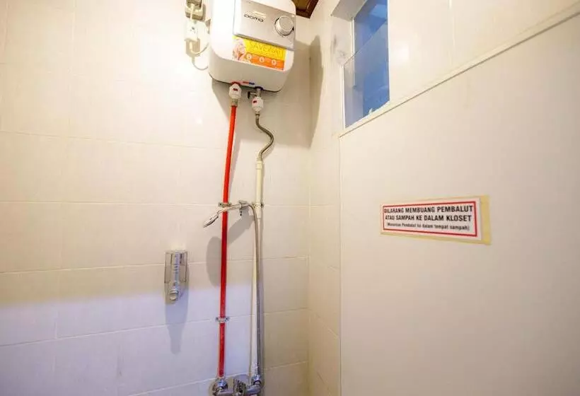 ホテル Marcello Residence Siwalankerto Near Petra University Surabaya Mitra Reddoorz
