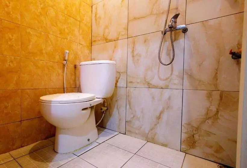 ホテル Marcello Residence Siwalankerto Near Petra University Surabaya Mitra Reddoorz
