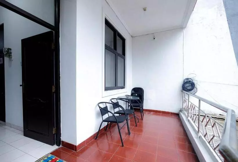 ホテル Marcello Residence Siwalankerto Near Petra University Surabaya Mitra Reddoorz