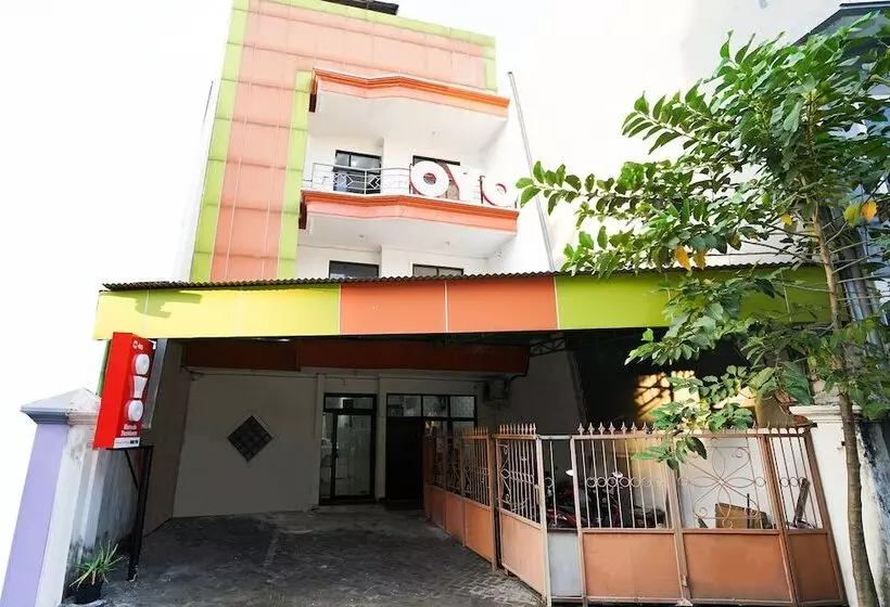 ホテル Marcello Residence Siwalankerto Near Petra University Surabaya Mitra Reddoorz
