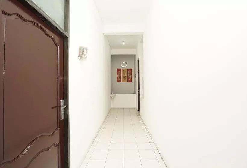 ホテル Marcello Residence Siwalankerto Near Petra University Surabaya Mitra Reddoorz