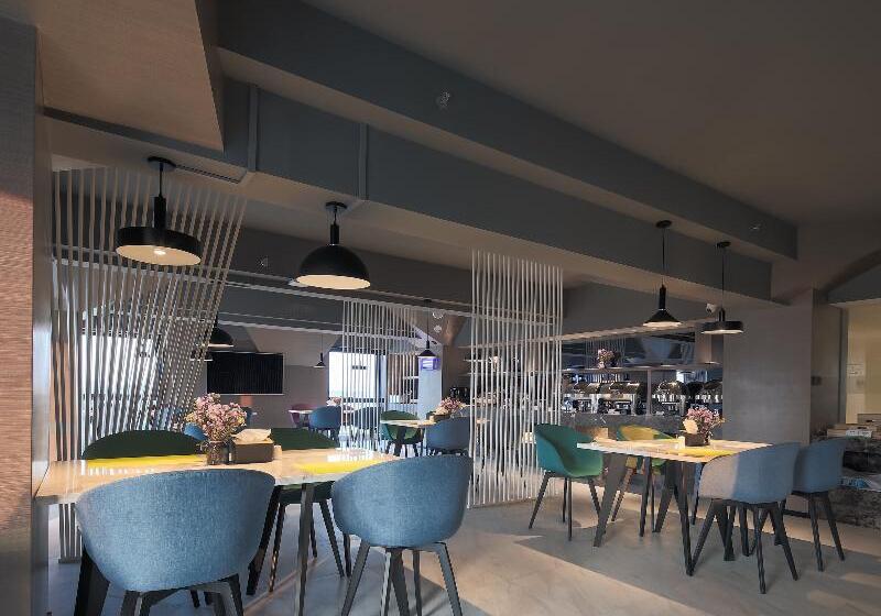 Ibis Styles Hotel Nanjing South Railway Station North Square