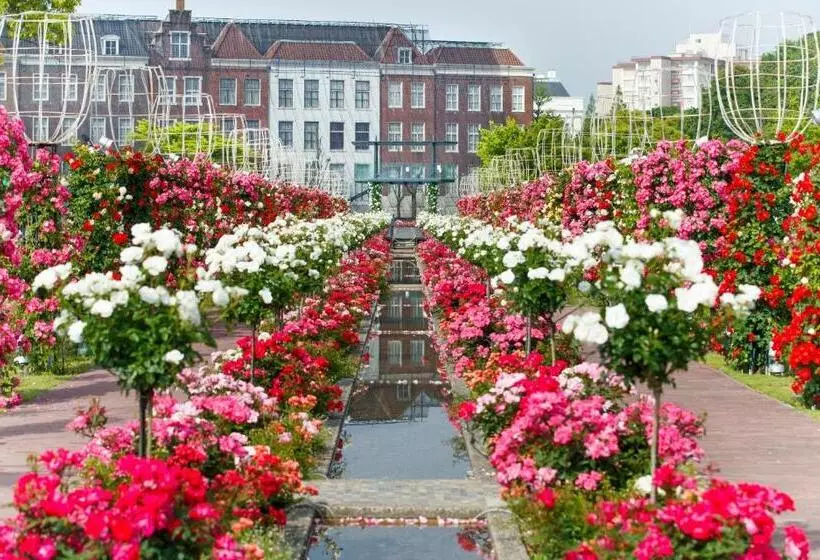 هتل Amsterdam Huis Ten Bosch