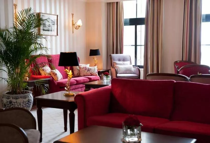 هتل Amsterdam Huis Ten Bosch