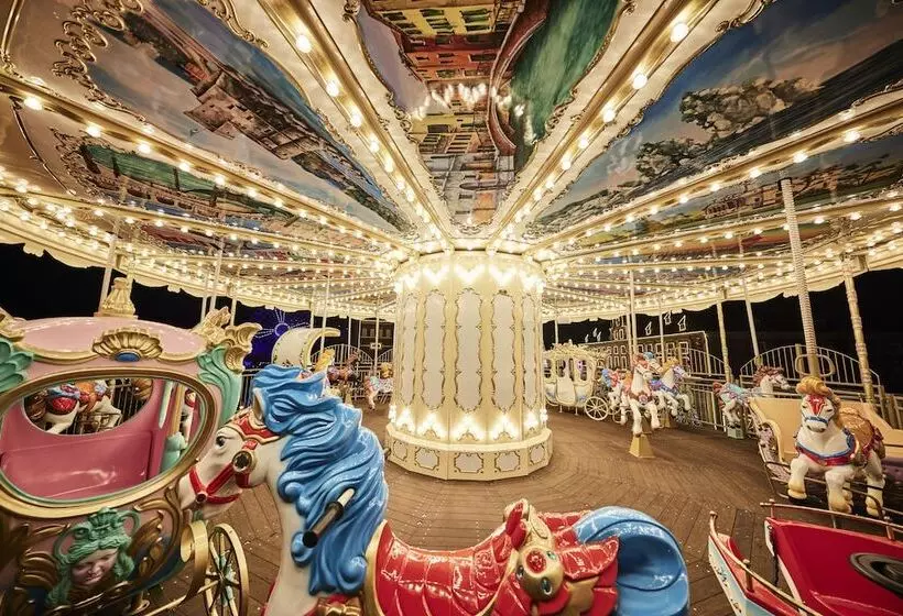 هتل Amsterdam Huis Ten Bosch