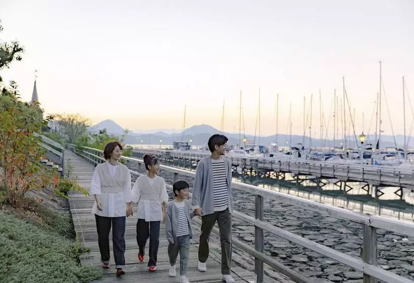 هتل Amsterdam Huis Ten Bosch