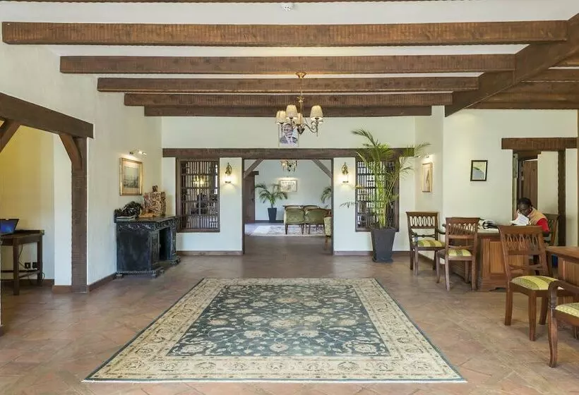 هتل Sweetwaters Serena Camp