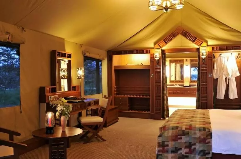 هتل Sweetwaters Serena Camp