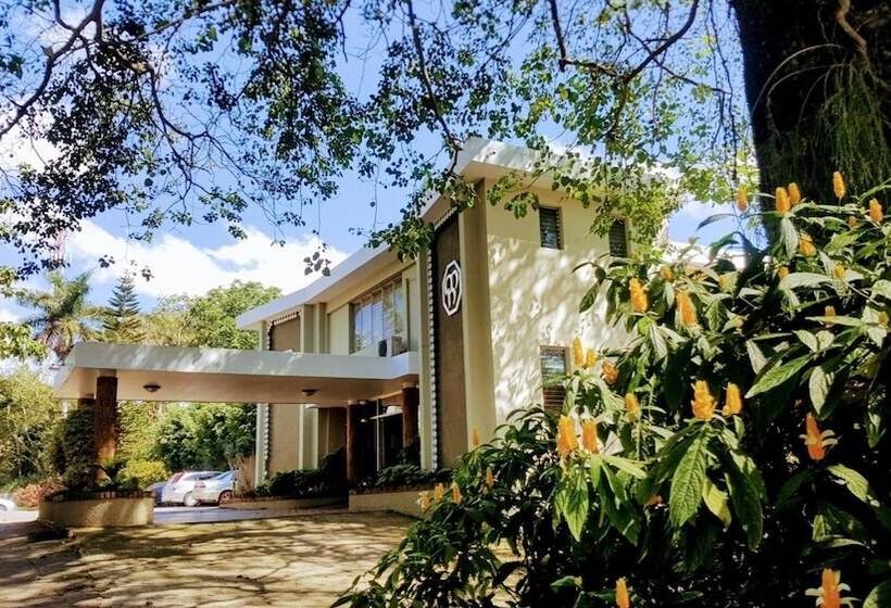 בית מלון כפרי The Mandeville