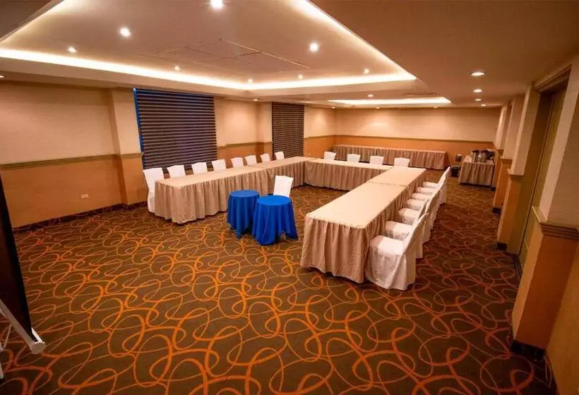 Araiza Palmira Hotel Y Centro De Convenciones