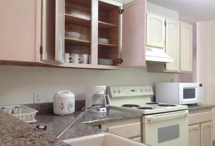 هتل Aquarius Beach Tower