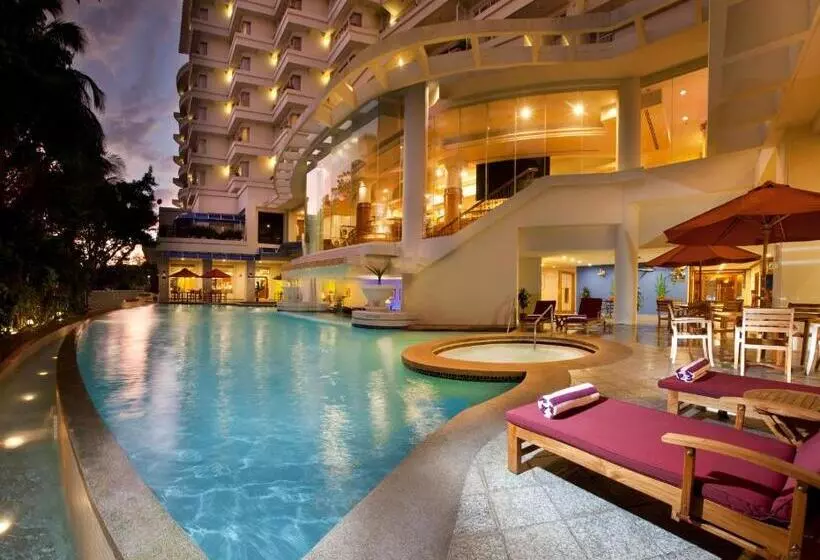 Отель Dorsett Grand Labuan