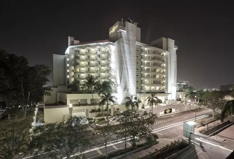 Отель Dorsett Grand Labuan