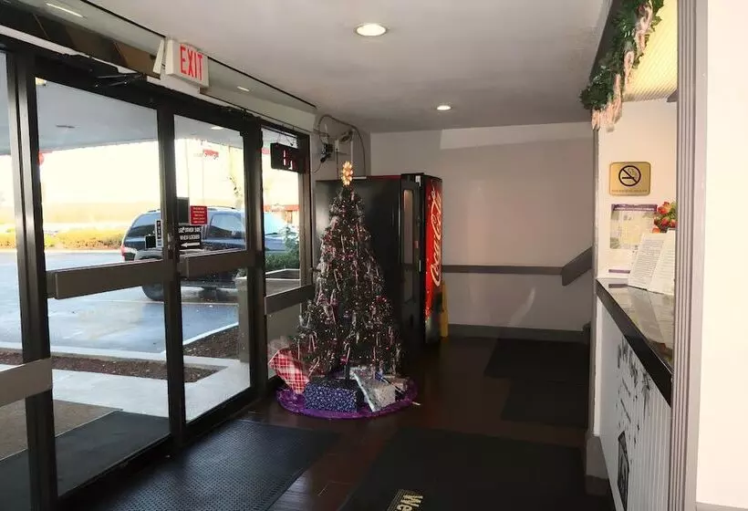 Hotelli Economy Inn Auburn
