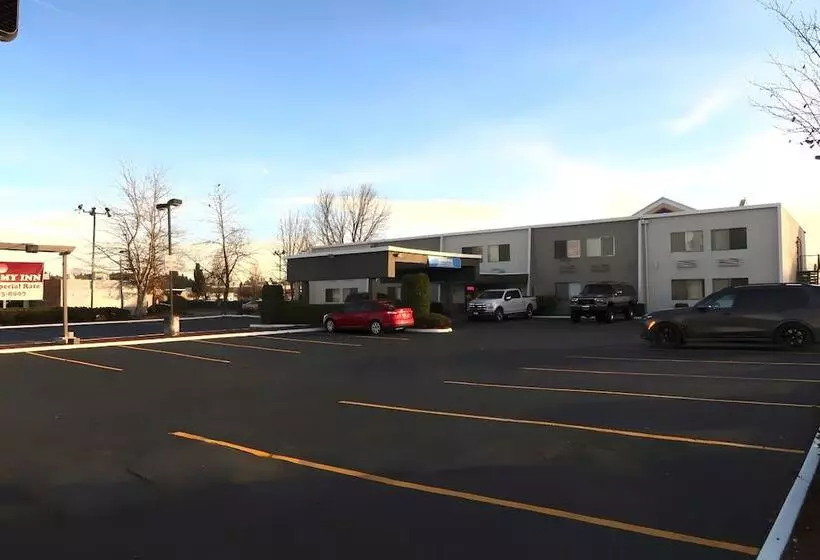 Hotelli Economy Inn Auburn