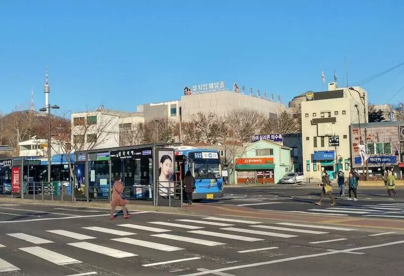 هاستل Hause Itaewon