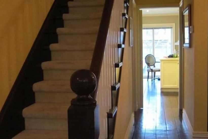 تختخواب و صبحانه Elegant Cabbagetown