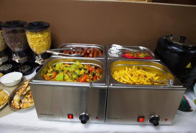 בית מלון כפרי Arbat Inn