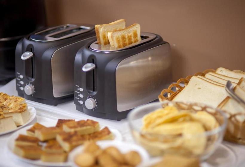 בית מלון כפרי Arbat Inn