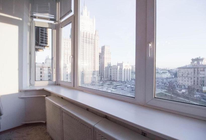 בית מלון כפרי Arbat Inn