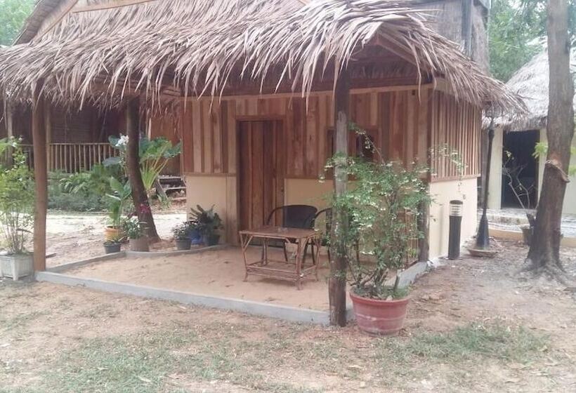 בית מלון כפרי Mangroves & More