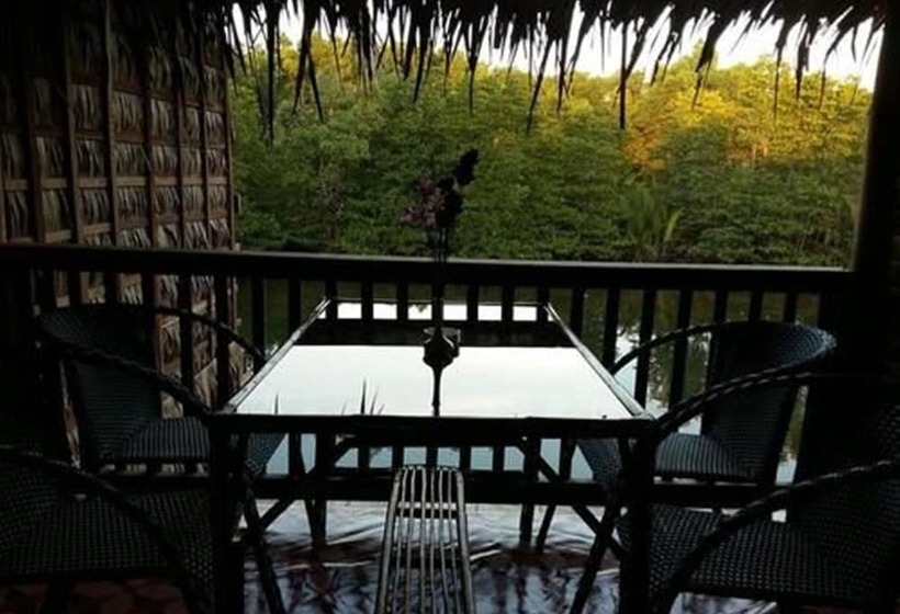 בית מלון כפרי Mangroves & More