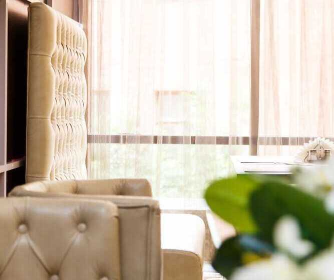 Отель Marton 20 Let Vlksm