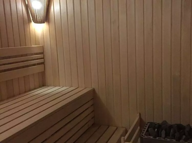 هتل Marton 20 Let Vlksm