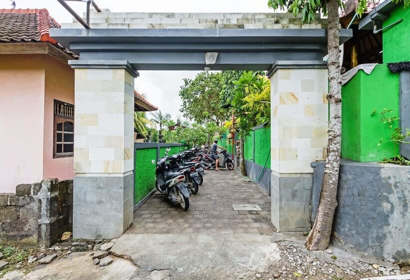 Lembongan Hostel