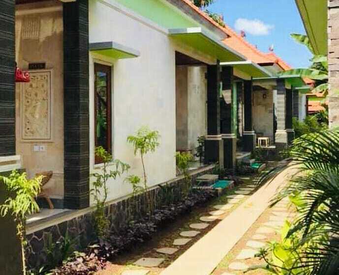 Lembongan Hostel
