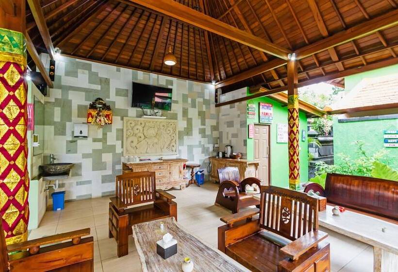 Lembongan Hostel
