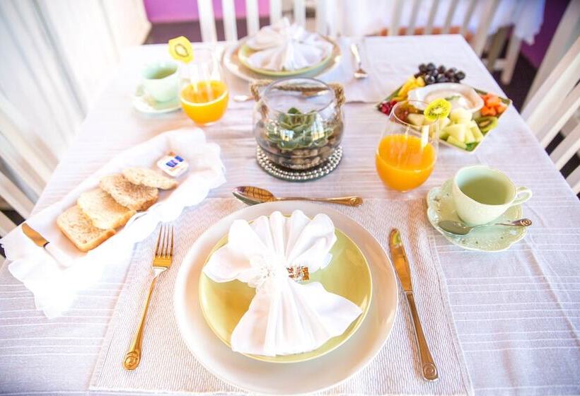 Tshiberry Bed & Breakfast