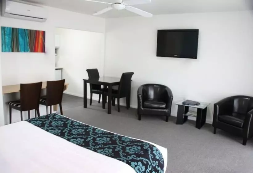 Отель Camelot On Ulster