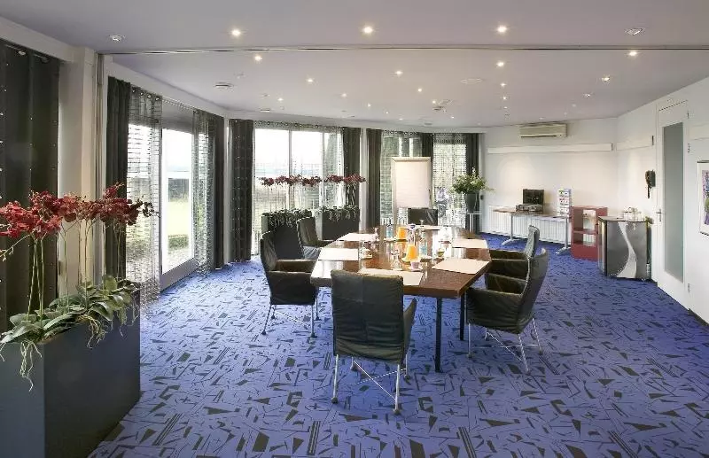 De Zon Hotel & Restaurant By Flow