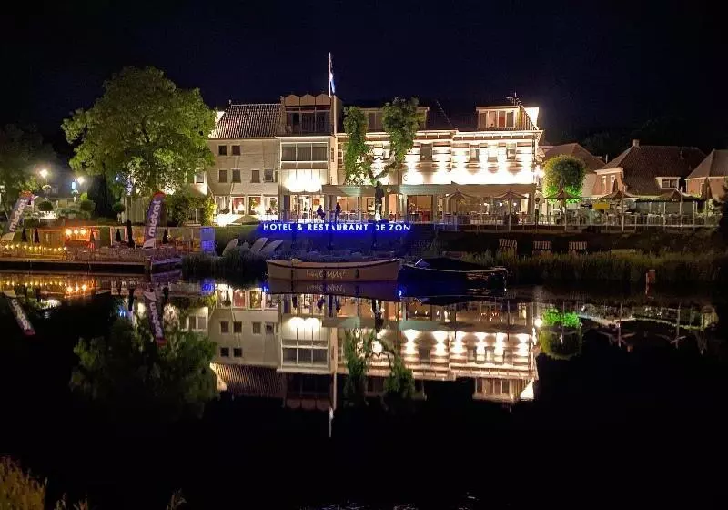 De Zon Hotel & Restaurant By Flow