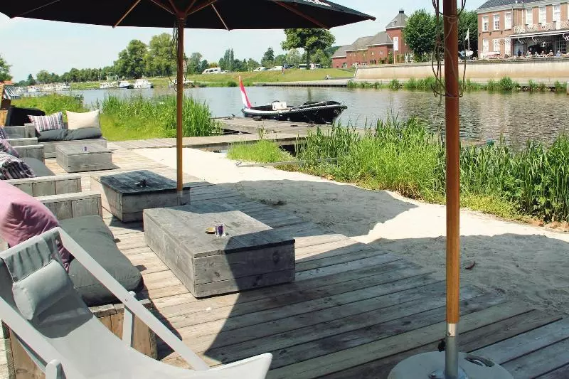 De Zon Hotel & Restaurant By Flow