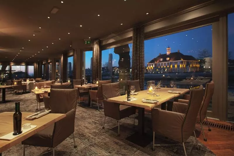 De Zon Hotel & Restaurant By Flow