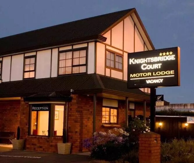 Hotel Knightsbridge Court Motor Lodge